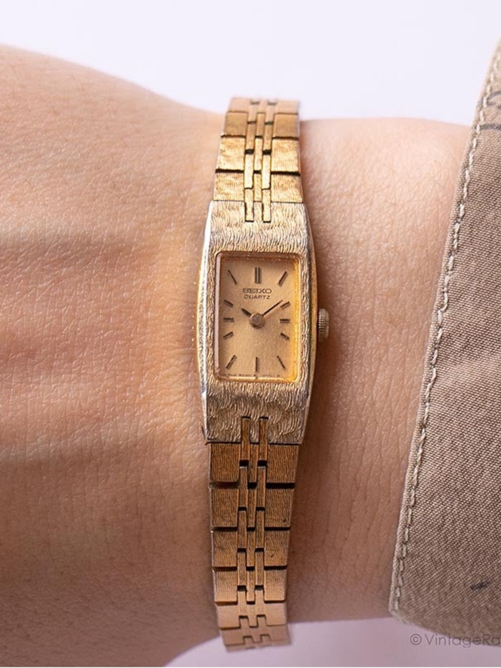 Vintage Seiko Women Quartz Watch Gold Tone Band 12mm 2E20-5559 R0